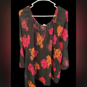 AVENUE Top Size 26/28 NWT